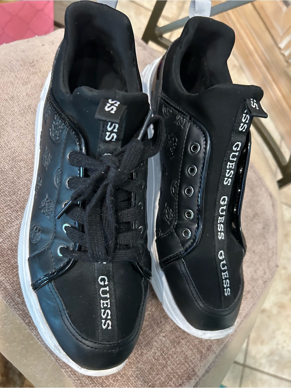 GUESS "Speerit" Women's STEP-IN Active Sneakers in black faux leather SIZE 11M